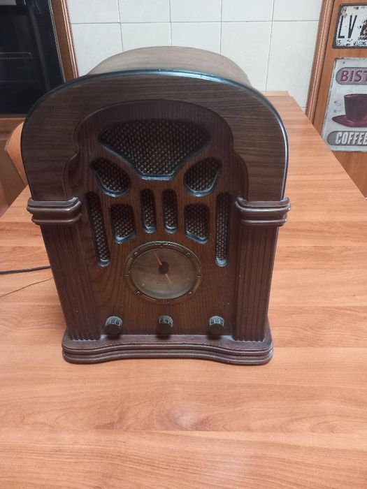 Radio impecável imitação de antigo