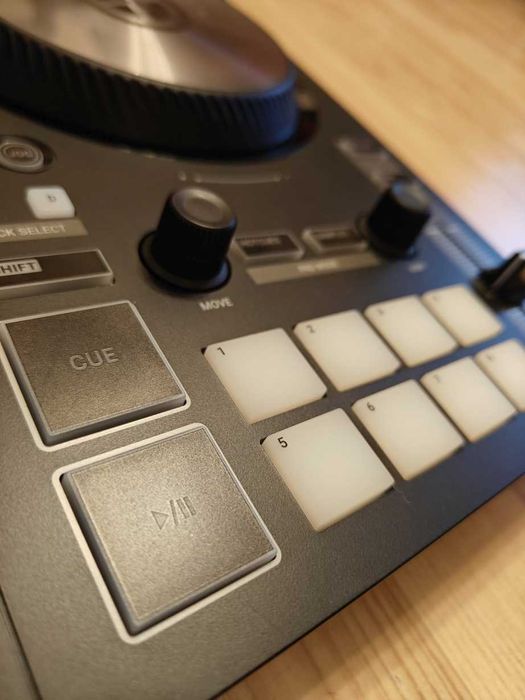 Native Instruments Kontrol S3 mikser