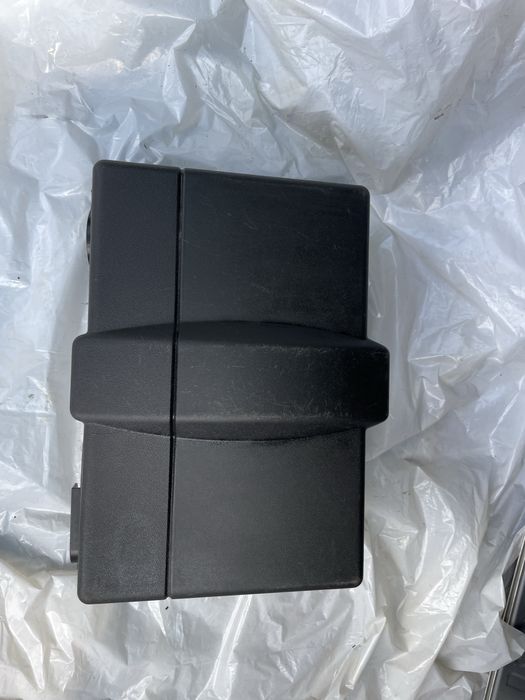 Кришка АКБ Ford 1s7t10a659ad