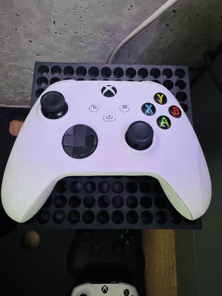Super Zestaw! 3 Pady , Akumulatory, 3 gry , stan idealny Xbox Series X