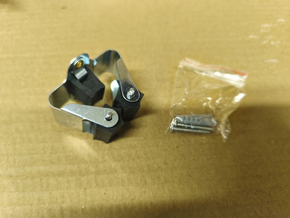 Wieszak na narzedzia ogrodowe