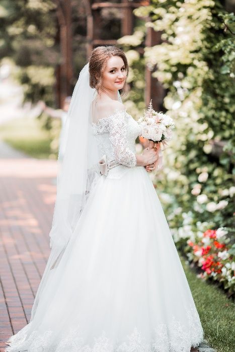 Платье свадебное размер регулируется