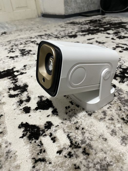 Продам проектор новый