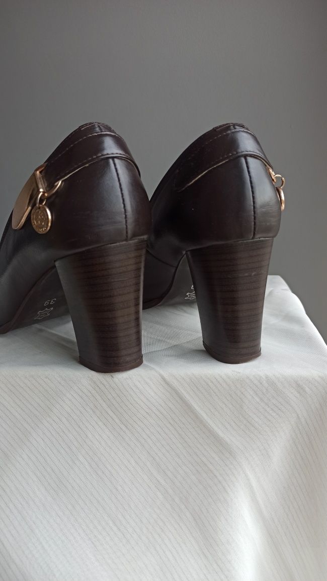 Туфлі жіночі (39 р./ 26см.стелька), шкіра, Камея.