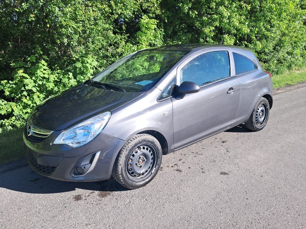 Opel corsa 1,2 benzyna