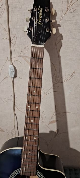 Продам недорого акустичну гітару Трембіта недорого