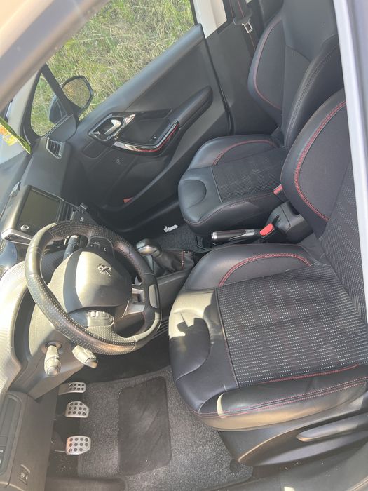 Peugeot208gtline