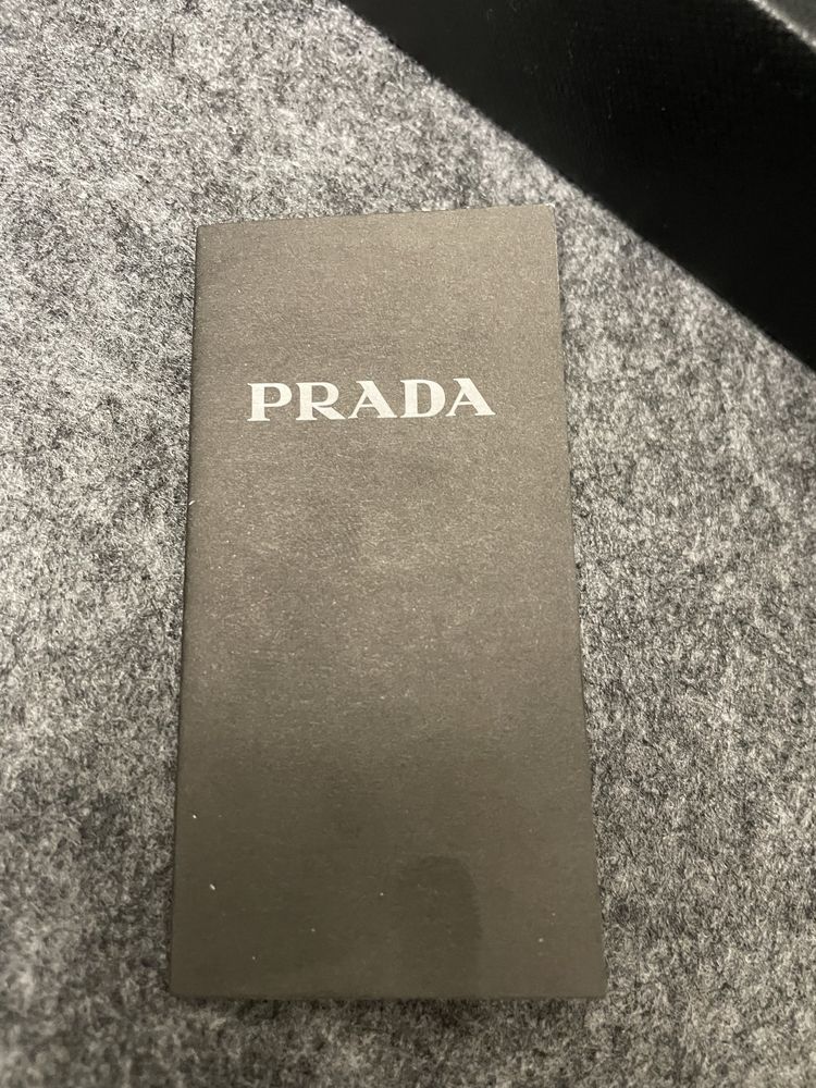 Oculos prada pretos