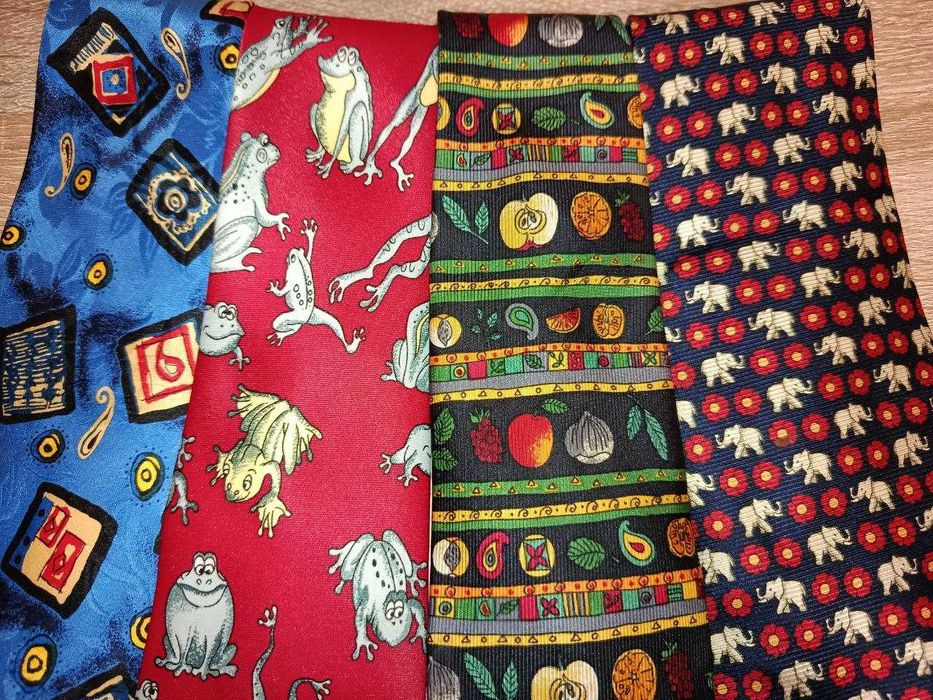 Продам круті краватки: з картинами, з жaбкaми, з фруктaми, зі слонами