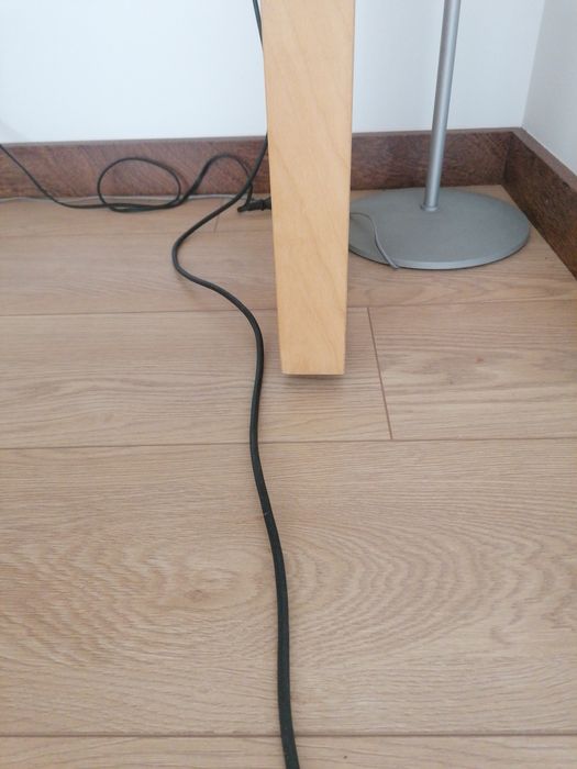 Consola em faia, com rodinhas