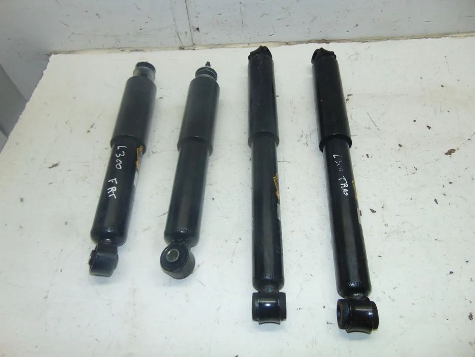 Mitsubishi L300 amortecedores