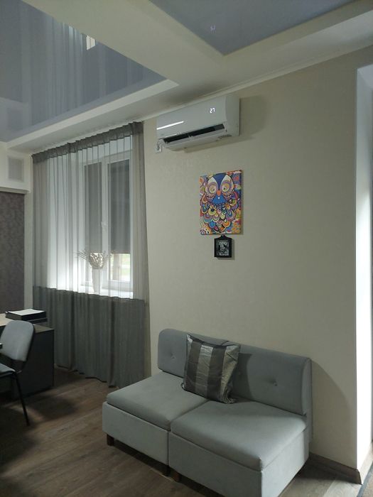 Офіс центр ТЦ Україна Жаботинського 45000 у.о