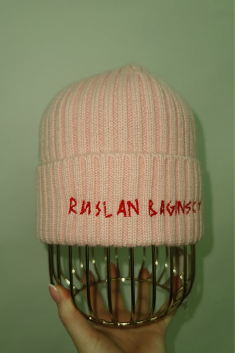 Шапка Ruslan baginskiy Monogram-embroidered Wool Beanie тренд 2025