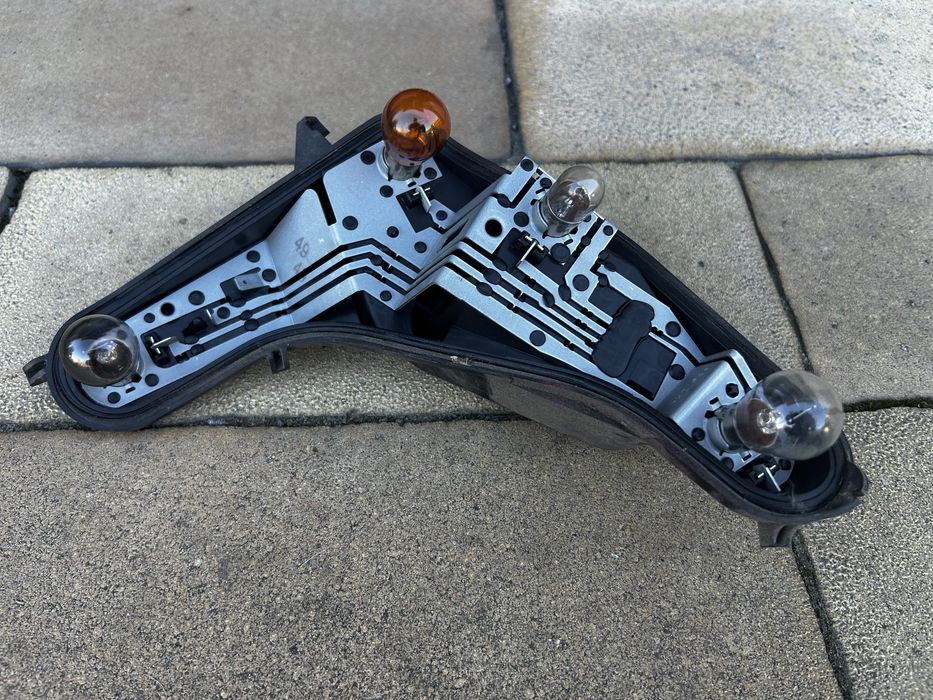 Wkład lampy tylnej prawej  peugeot 207 cc