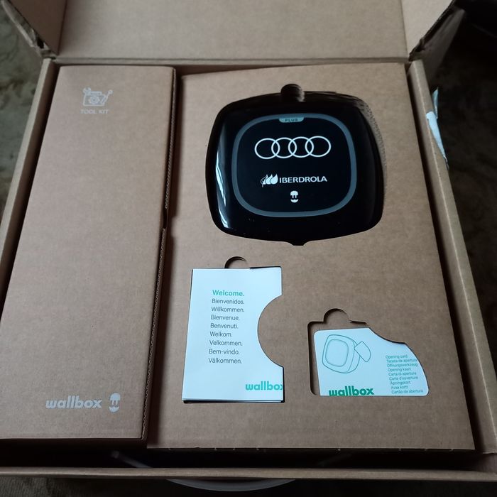 Зарядна станція для електромобіля Wallbox Pulsar Plus, 7.4-22 кВт.