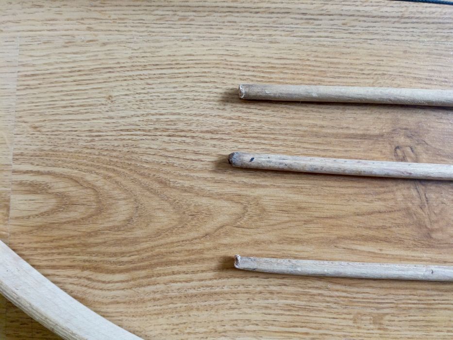 Zabawkowy łuk drewniany i 3 strzały