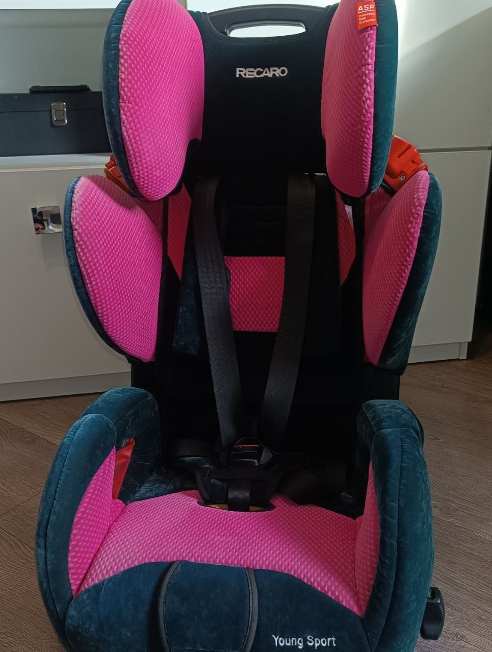 Автокрісло Recaro Young Sport