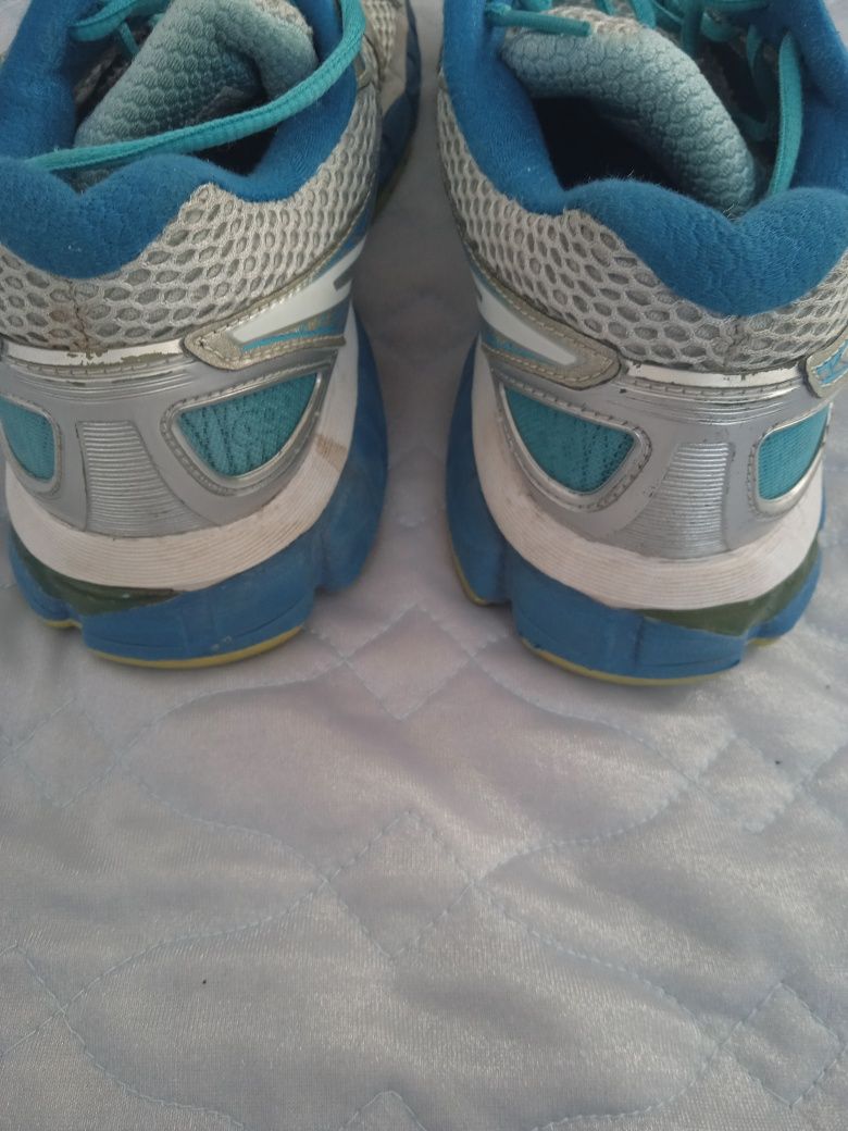 Кросівки ASICS GEL-NIMBUS 16 В оригіналі. В ідеалі.