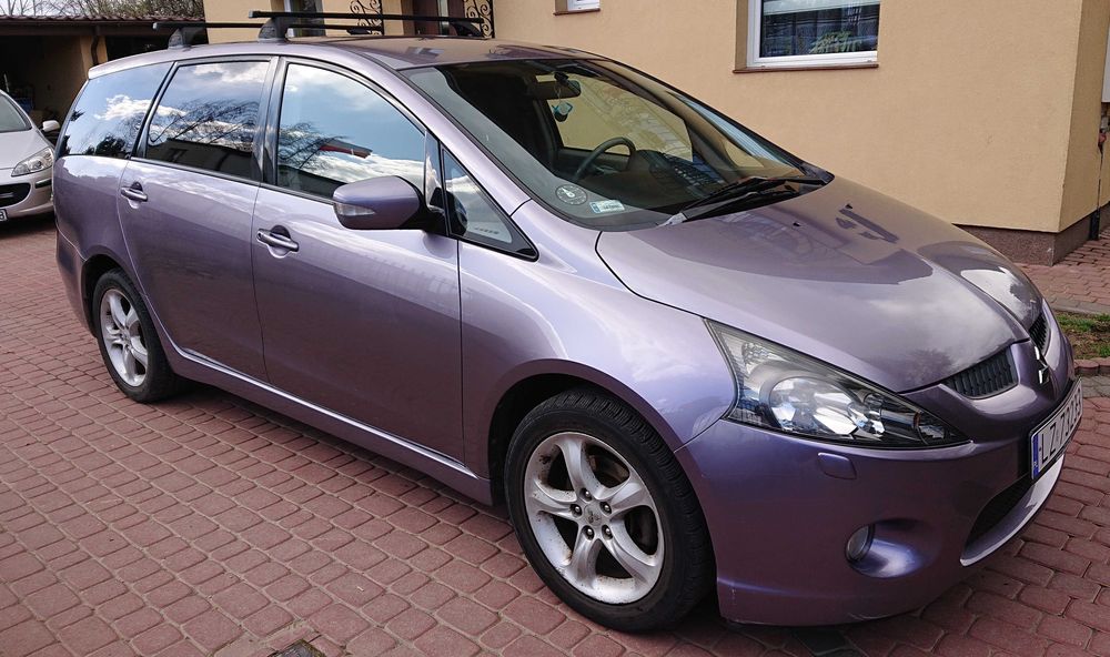 Mitsubishi Grandis, mini VAN, benzyna