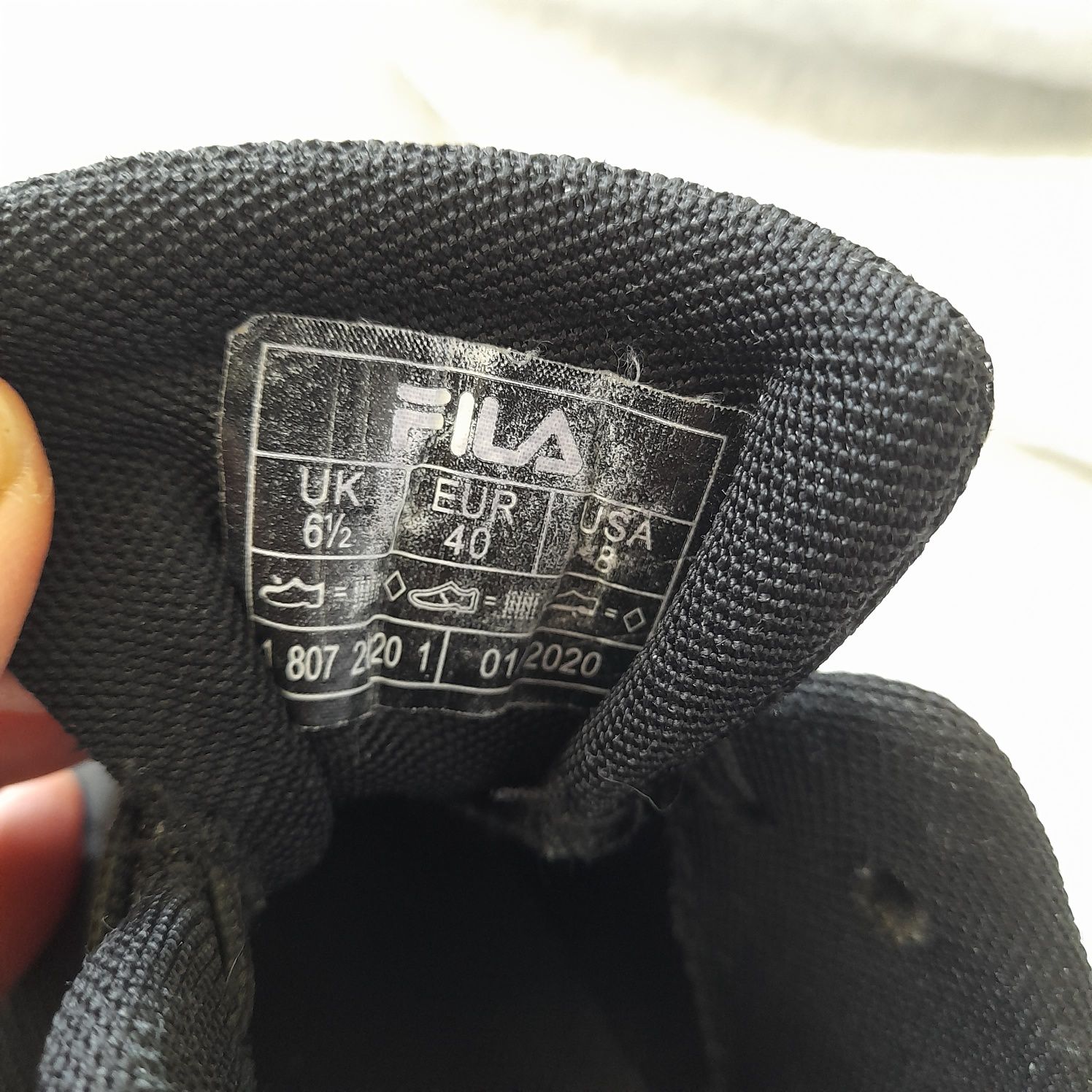Buty FILA męskie czarne przewiewne r.40 dł.wkladki 25 cm RAZ założone