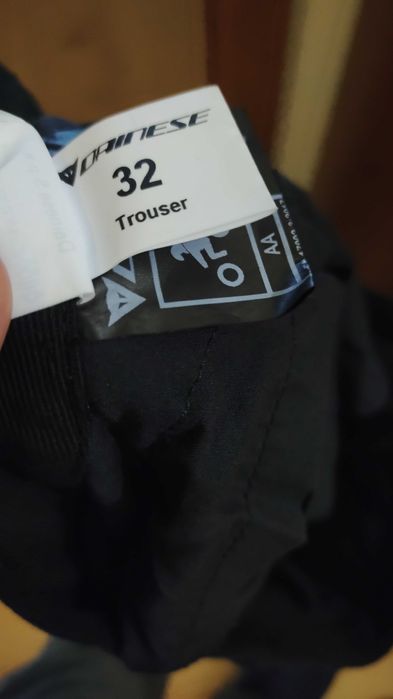 Calças para motociclista com proteções