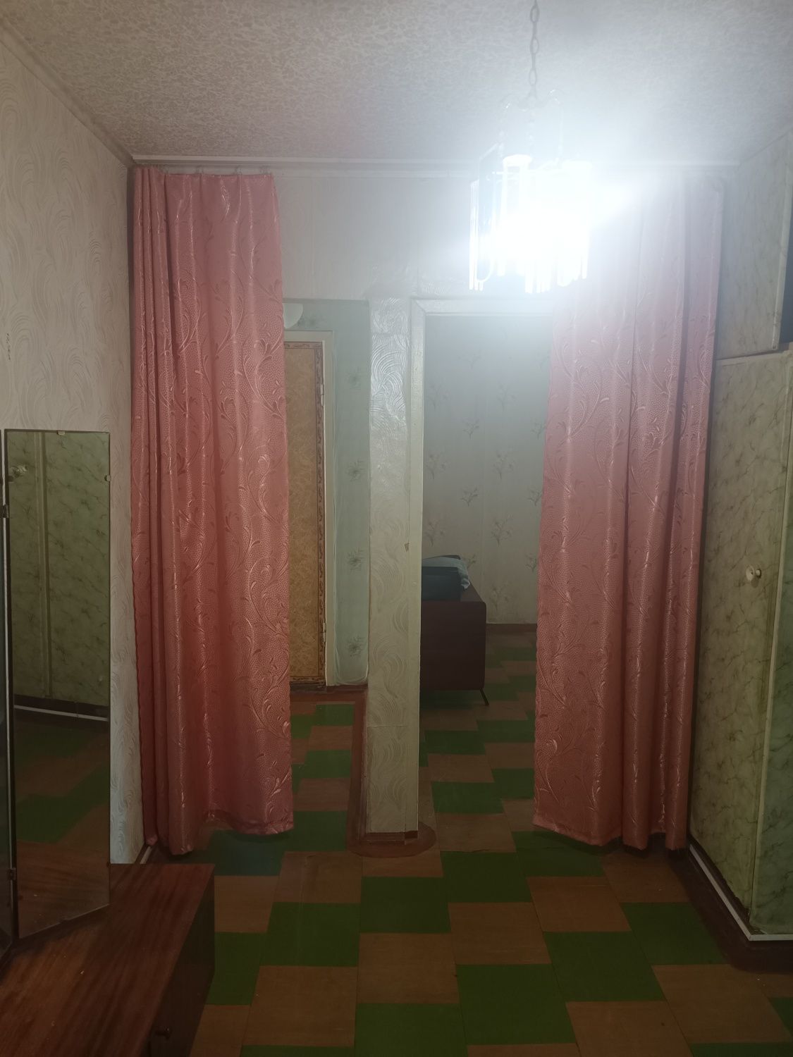 Продається 2-х кімнатна квартира