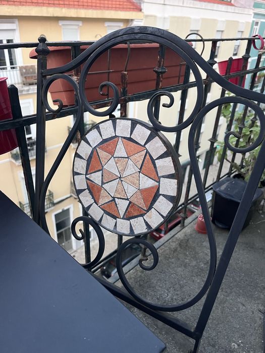 Mesa e Cadeiras de Varanda