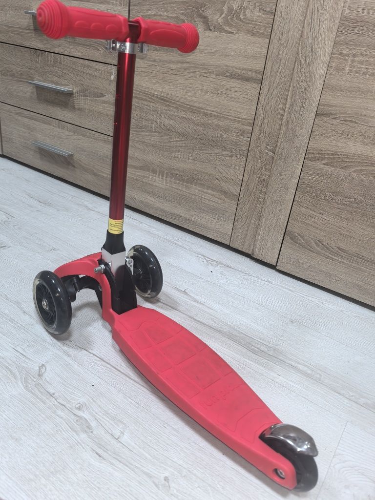 Hulajnoga dla dzieci czerwona