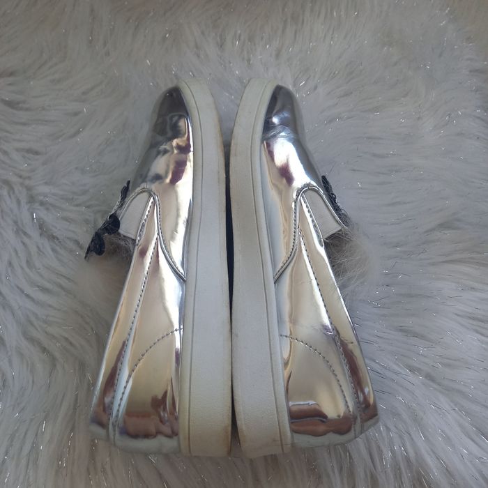 Buty srebrne błyszczące lustrzane cekinowe oczy 39 płaskie półbuty