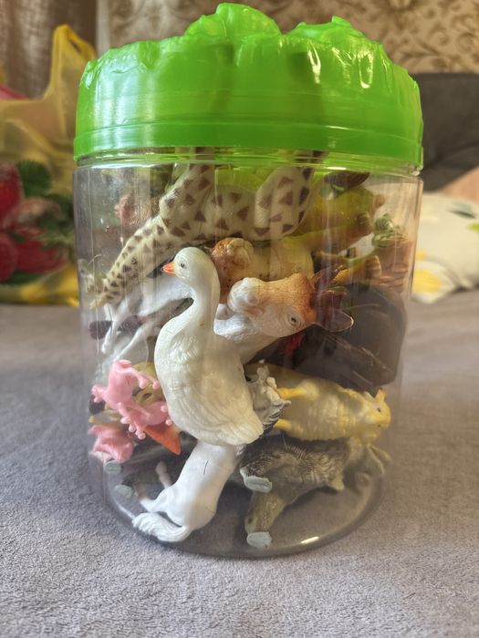 Набор фигурок животных.