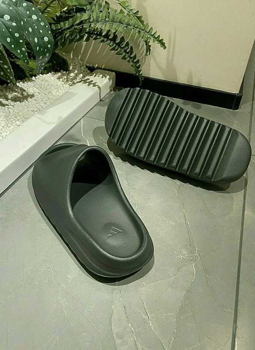 Szary Buty Klapki adidas Yeezy Slide Granite Rozmiar.38