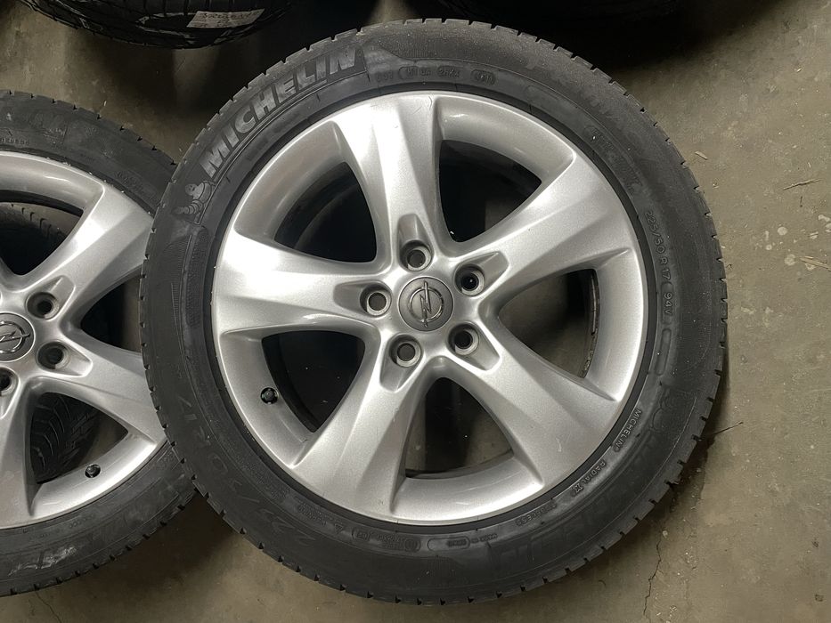 Титани + Резина Opel R17 5 115 / 225 50 17