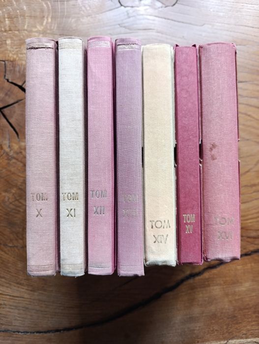 7 tomów jubileuszowych ze znaczkami kasowanymi Polska