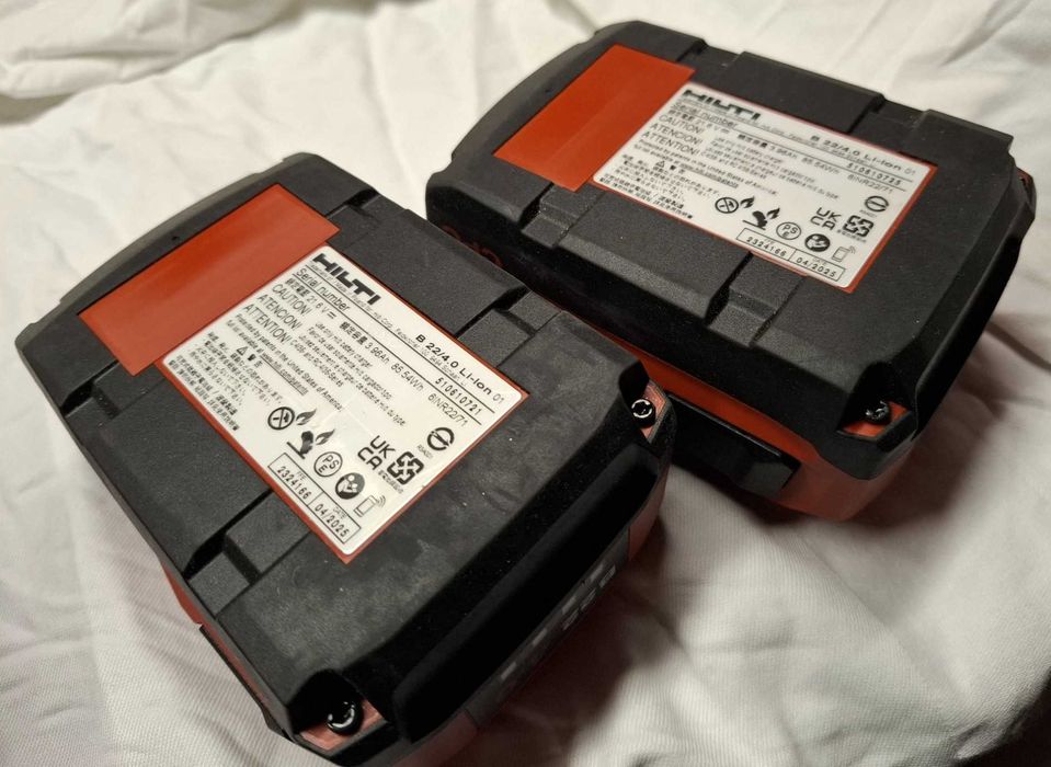 Zestaw Hilti, Ładowarka z akumulatorami