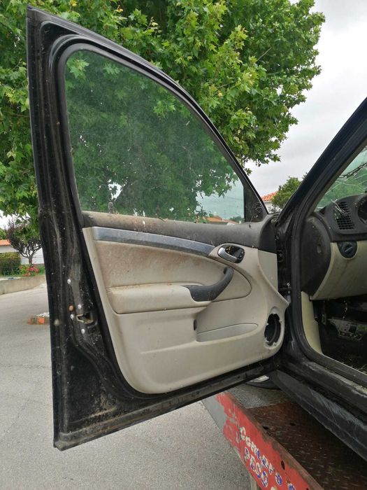 Carro Saab 93 1.9 JTD de 2005 para peças