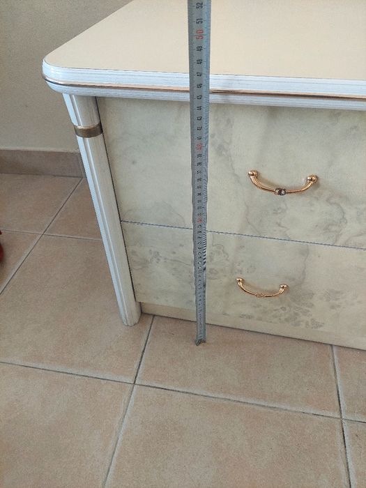 1 mesa de cabeceira vintage