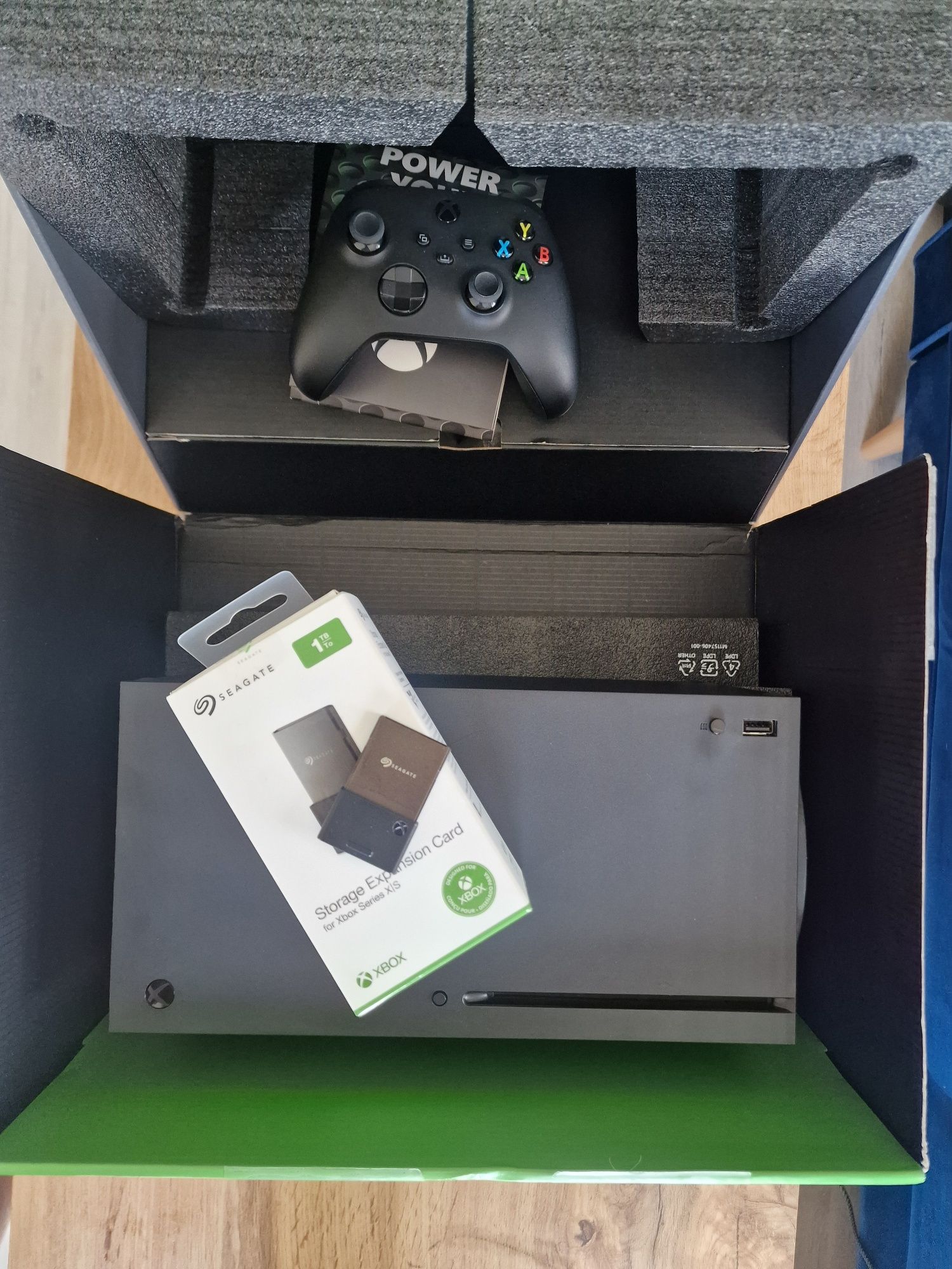 Konsola Microsoft XBOX Series X 1TB HDMI pad plus gry