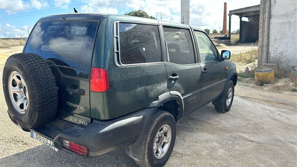 Nissan Terrano II 2.7 TDi (125cv) – 7 lugares