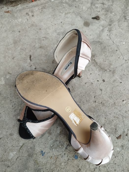 Sprzedam buty pudrowy róż