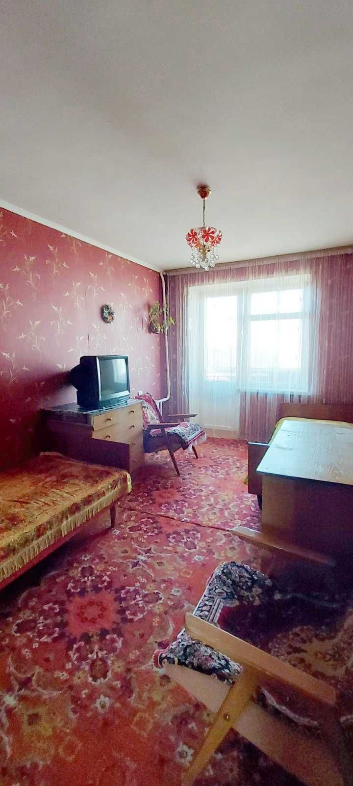 Продається 3-к. кв. в м. Звягель, пл. Л. Українки 11, центр