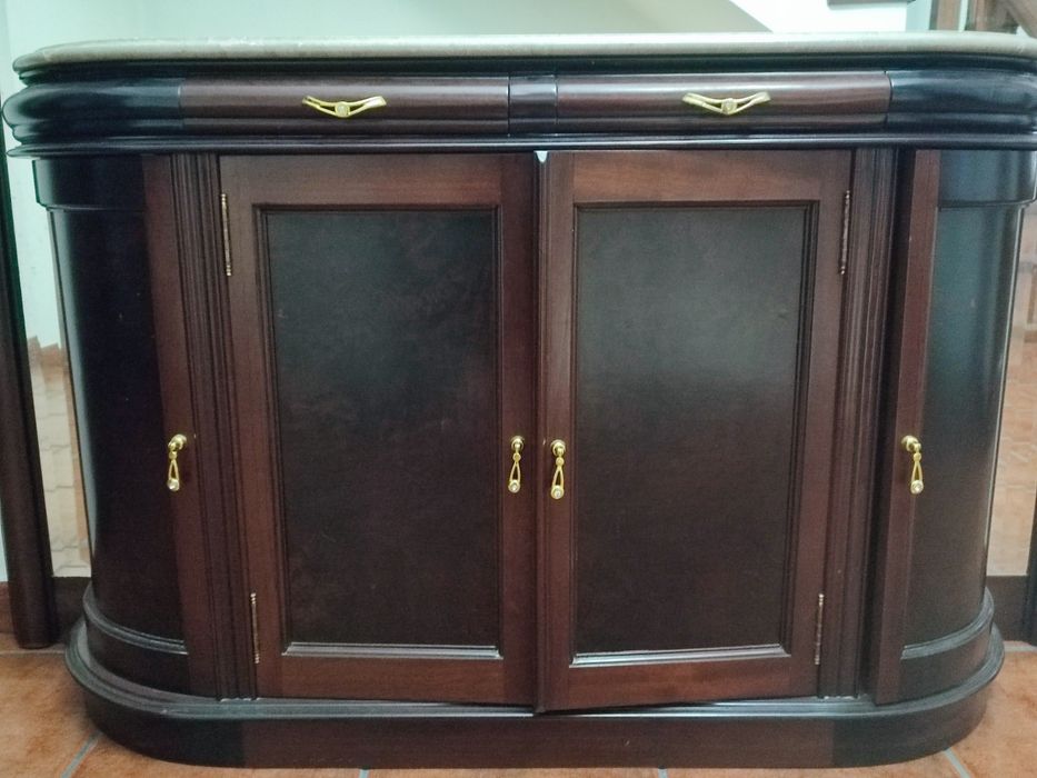 Móvel para hall de entrada com espelho