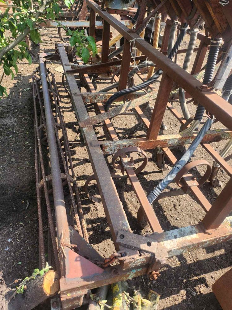 Продам саморобну сіялку до трактора зроблена з культиватора