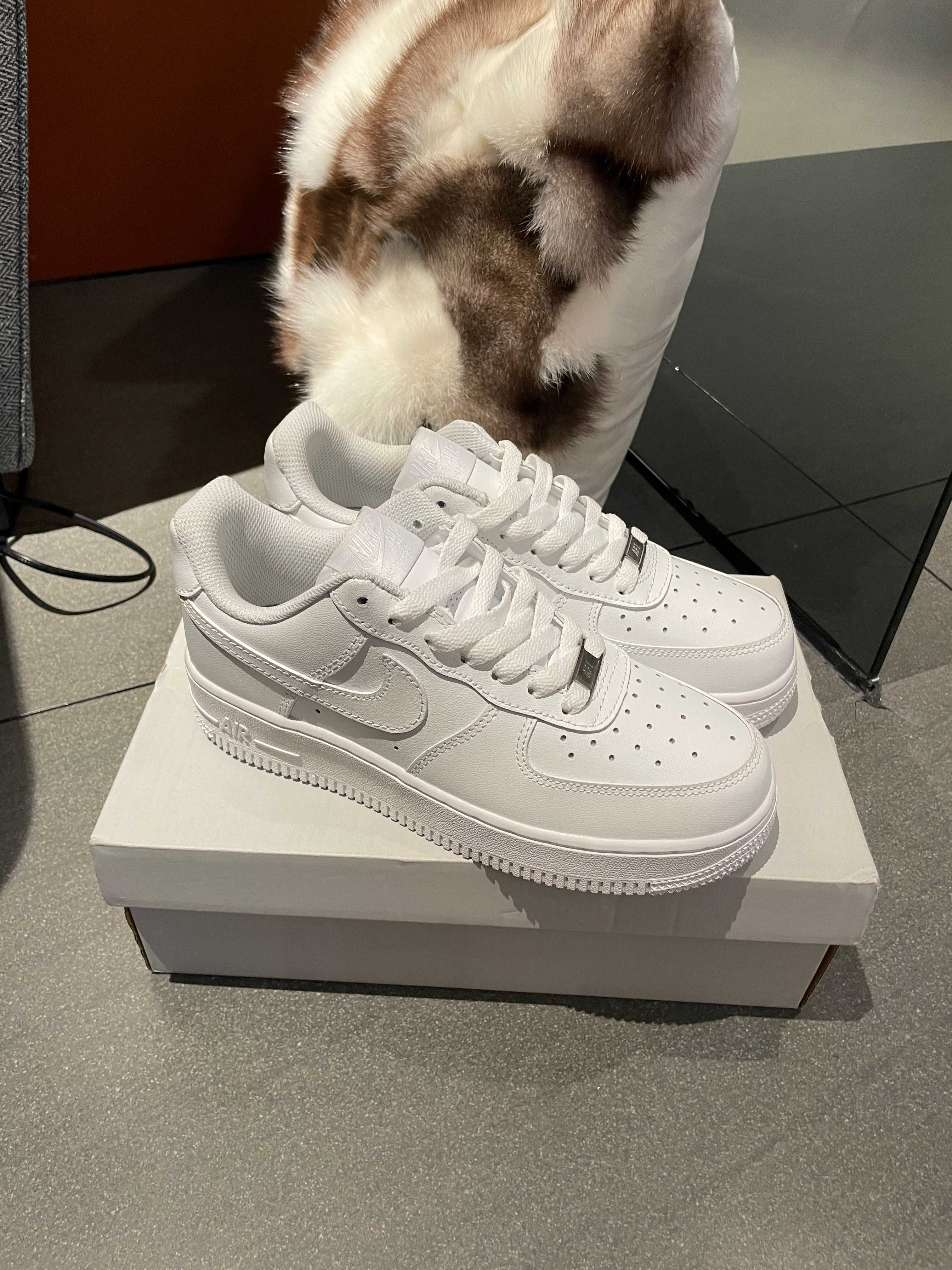 nowy Nike AirForce1Low White Trampki Moda R.40