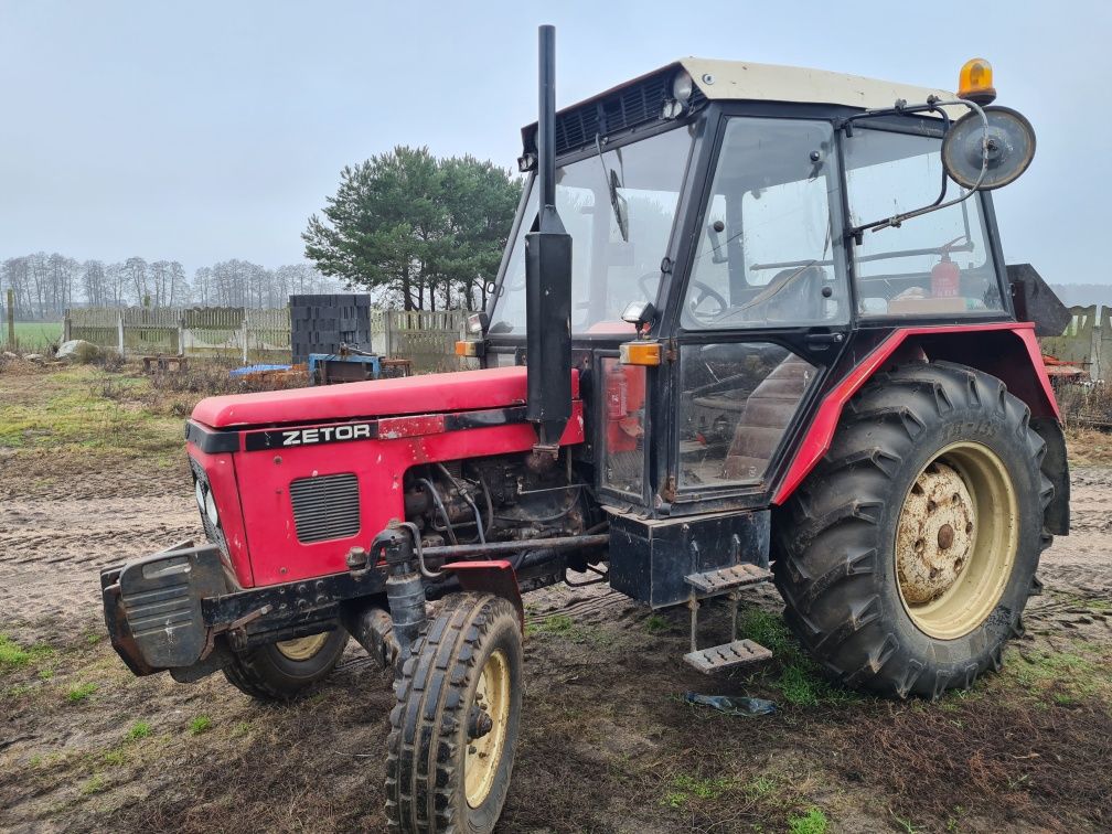 Ciągnik Zetor 7711 .