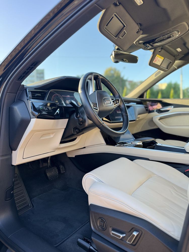 Audi e-tron 2021