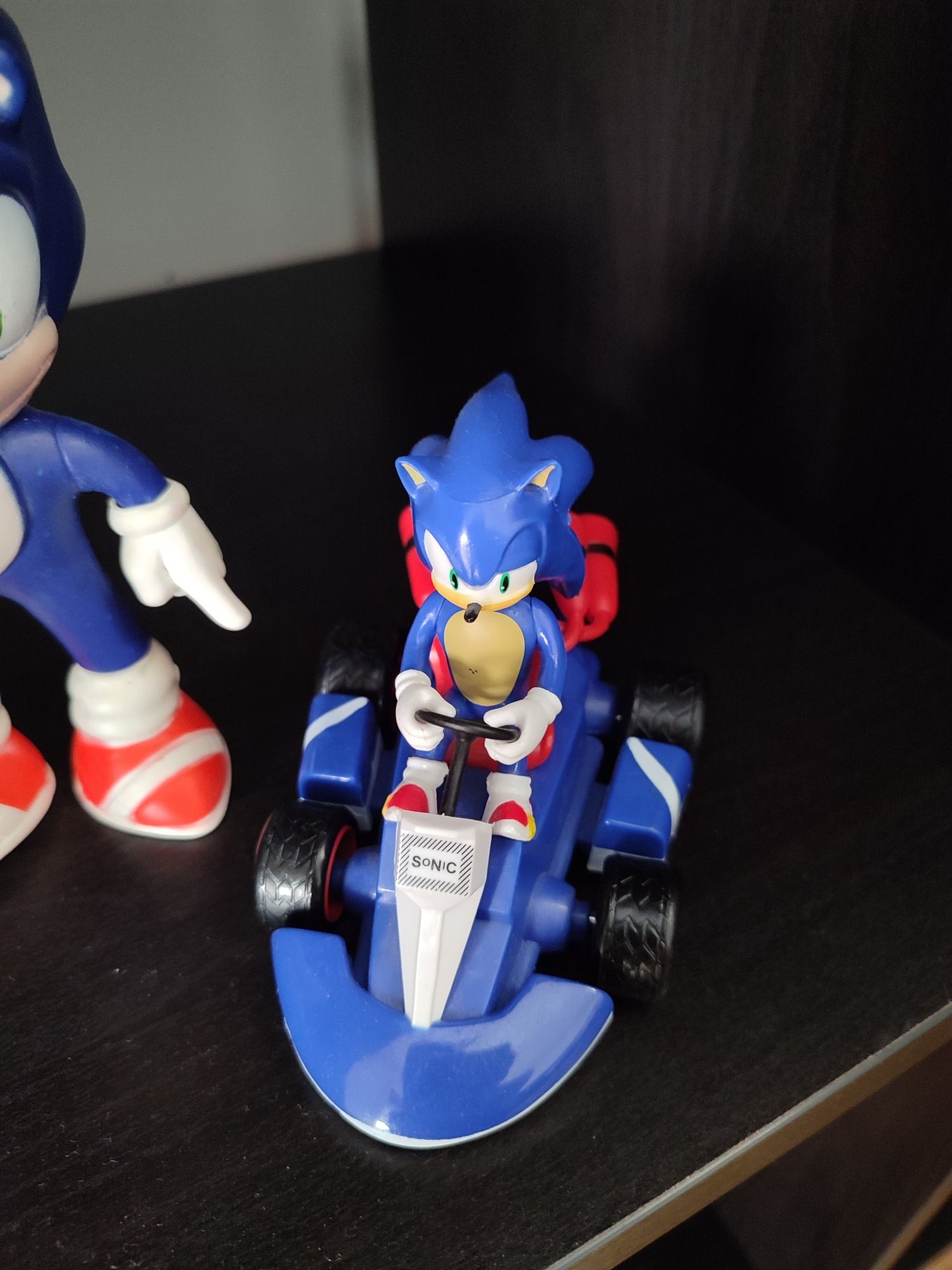 Kit Sonic figure