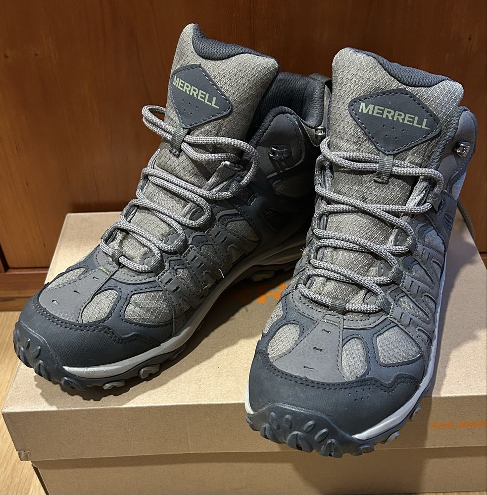 Botas de caminhada / trekking Merrell