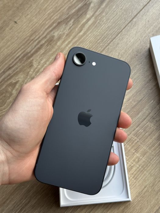 Новий Apple iPhone 16e 128 Black Neverlock