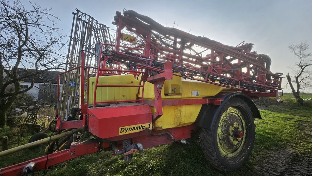 Berthoud 27m 21 opryskiwacz polowy 3000l ciągany vicon kverneland rau