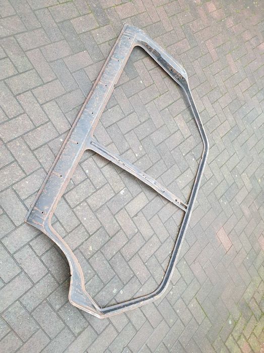 Fiat 125p FSO boki próg fala błotnika bok słupek ramy drzwi progi Lewy